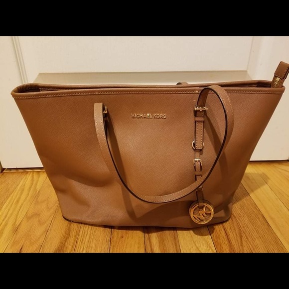michael kors tan tote